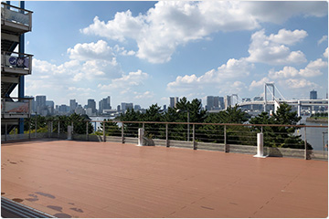 シーサイドデッキ(シーサイド広場前)